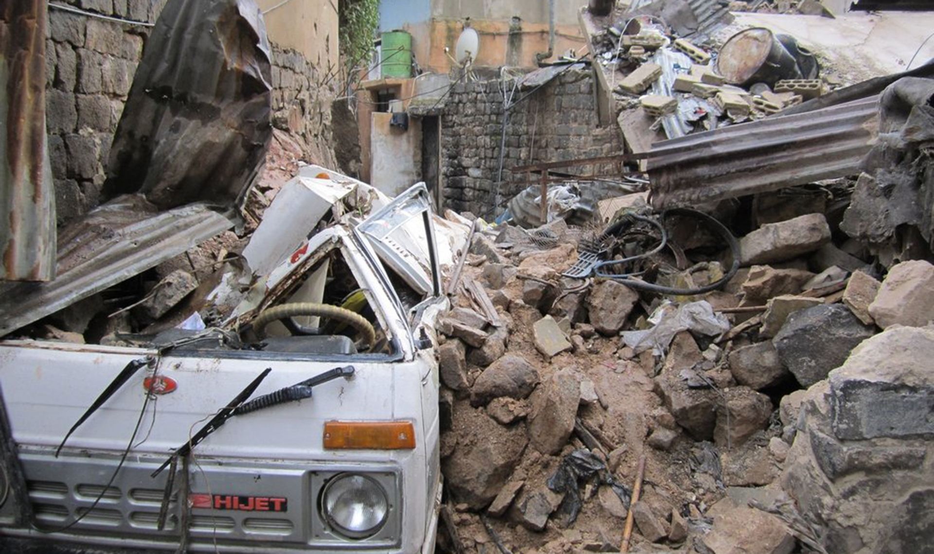 La destruction récente causée par les tirs d